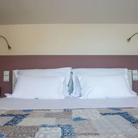 Franci Pag With Heating And Open Year 파그