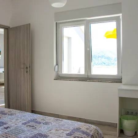 Franci Pag With Heating And Open Year *