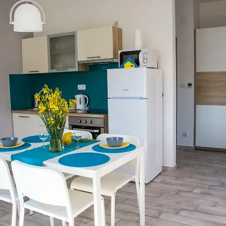 Franci Pag With Heating And Open Year 아파트 *