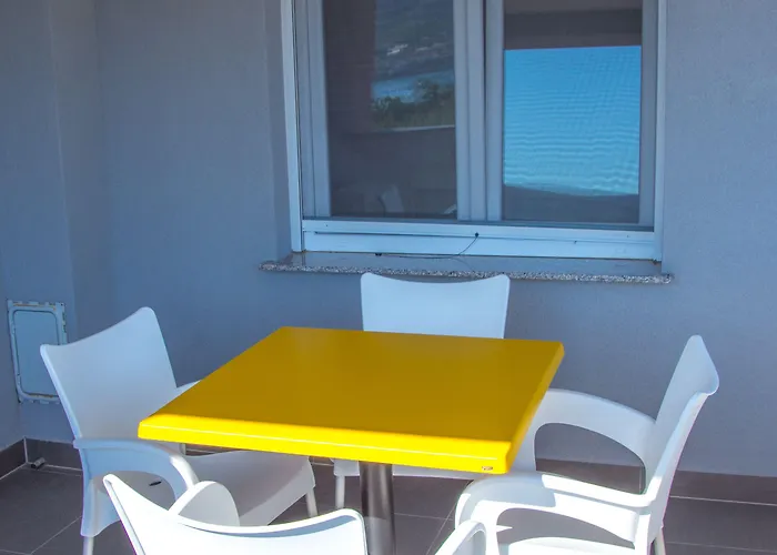 Apartman Franci Pag With Heating And Open Year