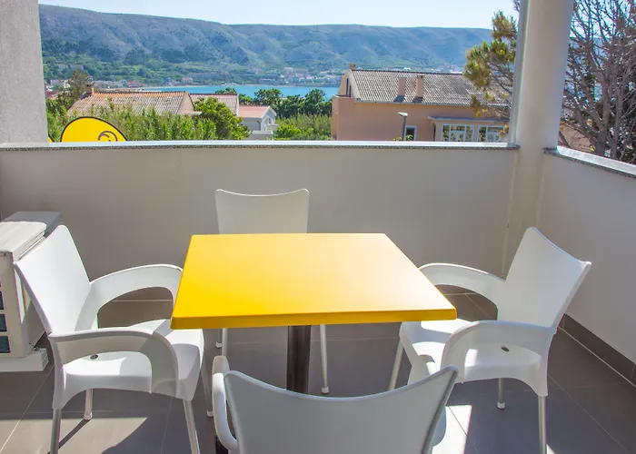 Franci Pag With Heating And Open Year Apartman