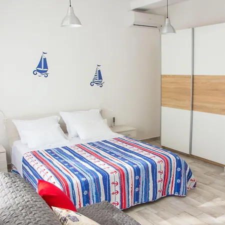 Appartamento Franci Pag With Heating And Open Year *