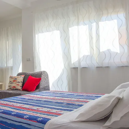 Franci Pag With Heating And Open Year