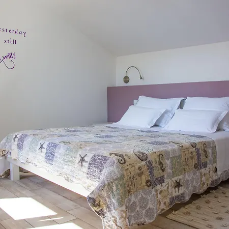 Apartament Franci Pag With Heating And Open Year Pag Town