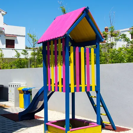 Franci Pag With Heating And Open Year * Pag Town