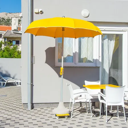 Apartament Franci Pag With Heating And Open Year *