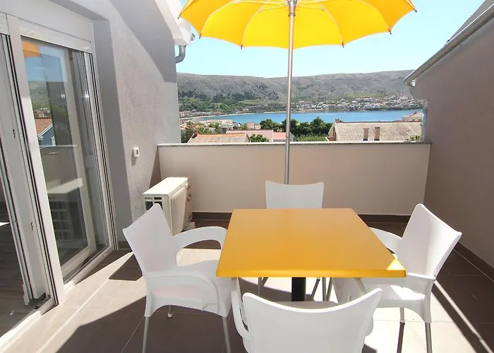 Appartement Franci Pag With Heating And Open Year *